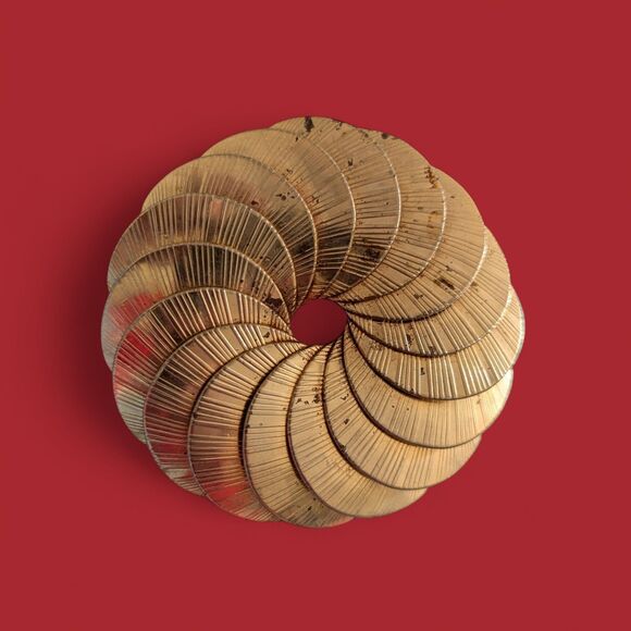 Rare! VIintage Beautiful Round Circle Coin Gold Tone Metal Umbrella Pin Brooch - Picture 1 of 4